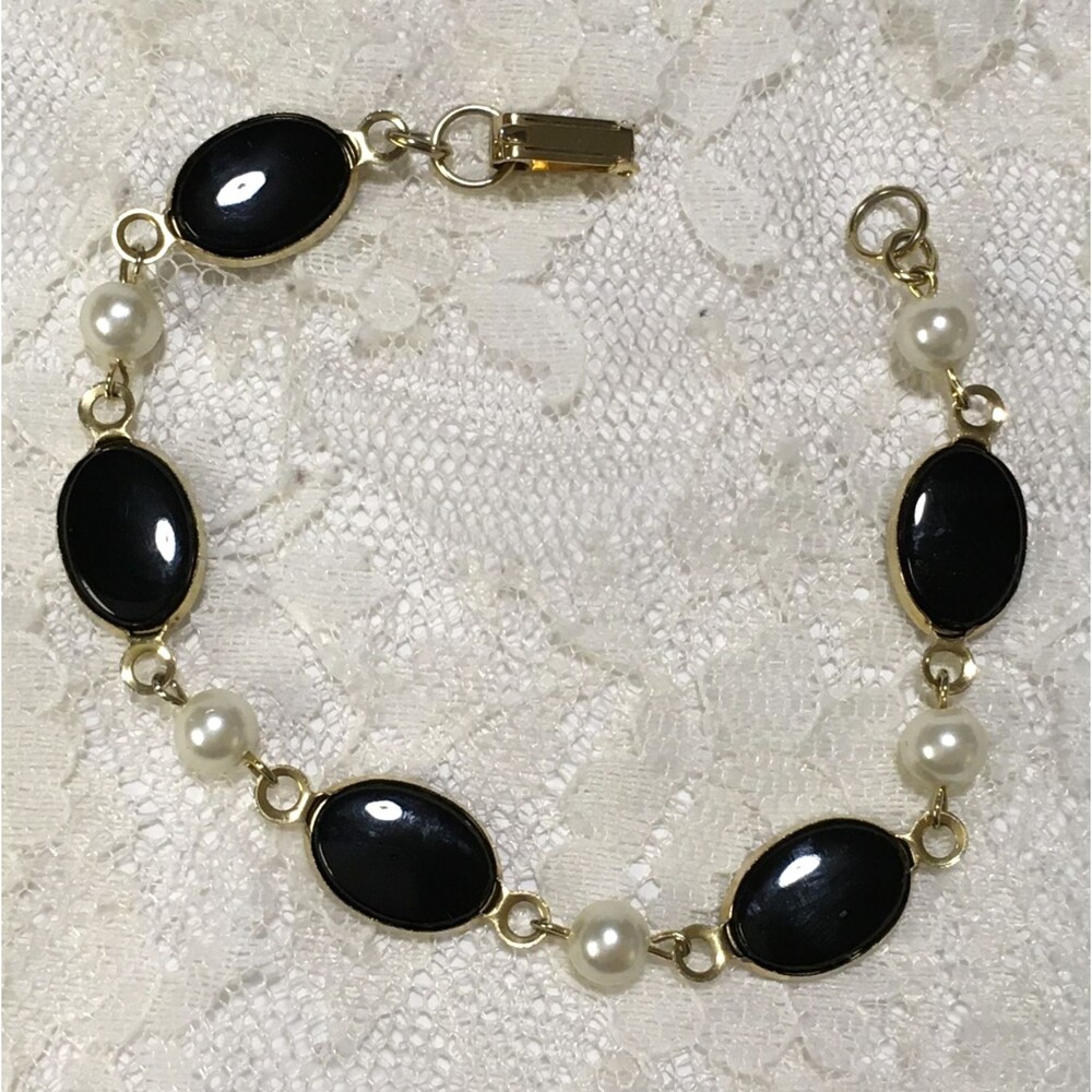 Vintage Bracelet Black Cab Faux Pearl Gold Tone Chain Fold Over Clasp